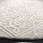 Elegant Light Grey and White Patterned Round Carpet View 2
