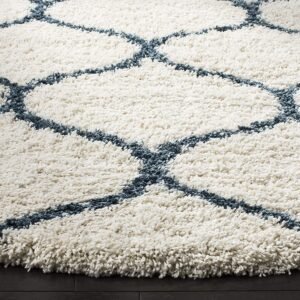 Elegant Ivory and Slate Blue Round Shaggy Carpet