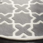 Elegant Light Grey and White Stat Pattern Round Touted Carpet View 3