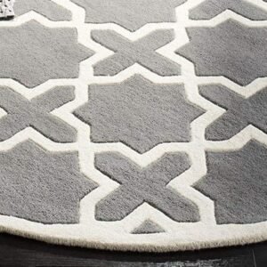 Elegant Light Grey and White Stat Pattern Round Touted Carpet