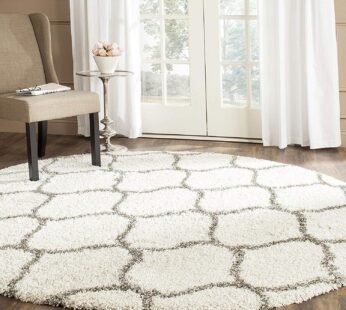 Luxurious Ivory White Round Shaggy Carpet: A Touch of Elegance