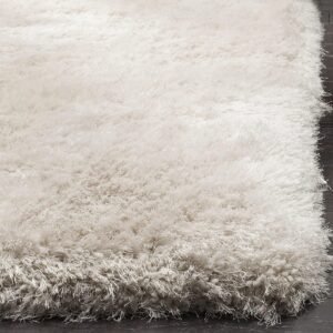 The Perfect Addition to Any Room: A Plain White Shaggy Carpet
