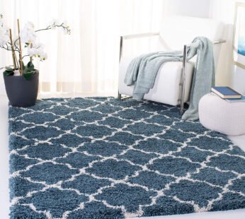 Elegant Comfort: Navy and White Amherst Shaped Pattern Shaggy Carpet